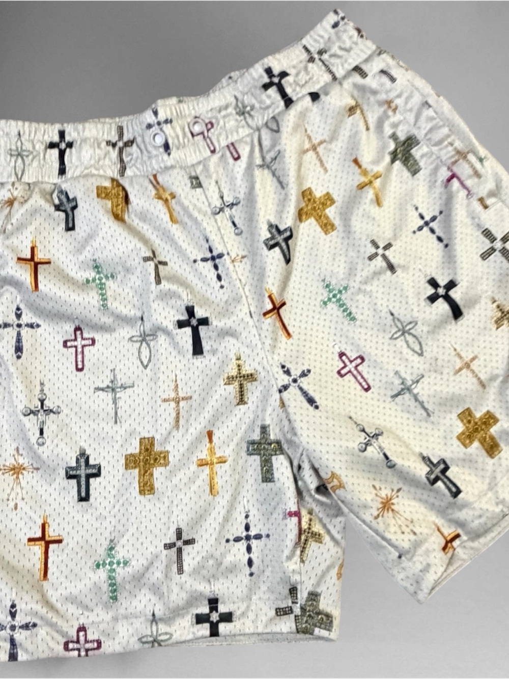 Maison Article Cross Print Mesh Shorts